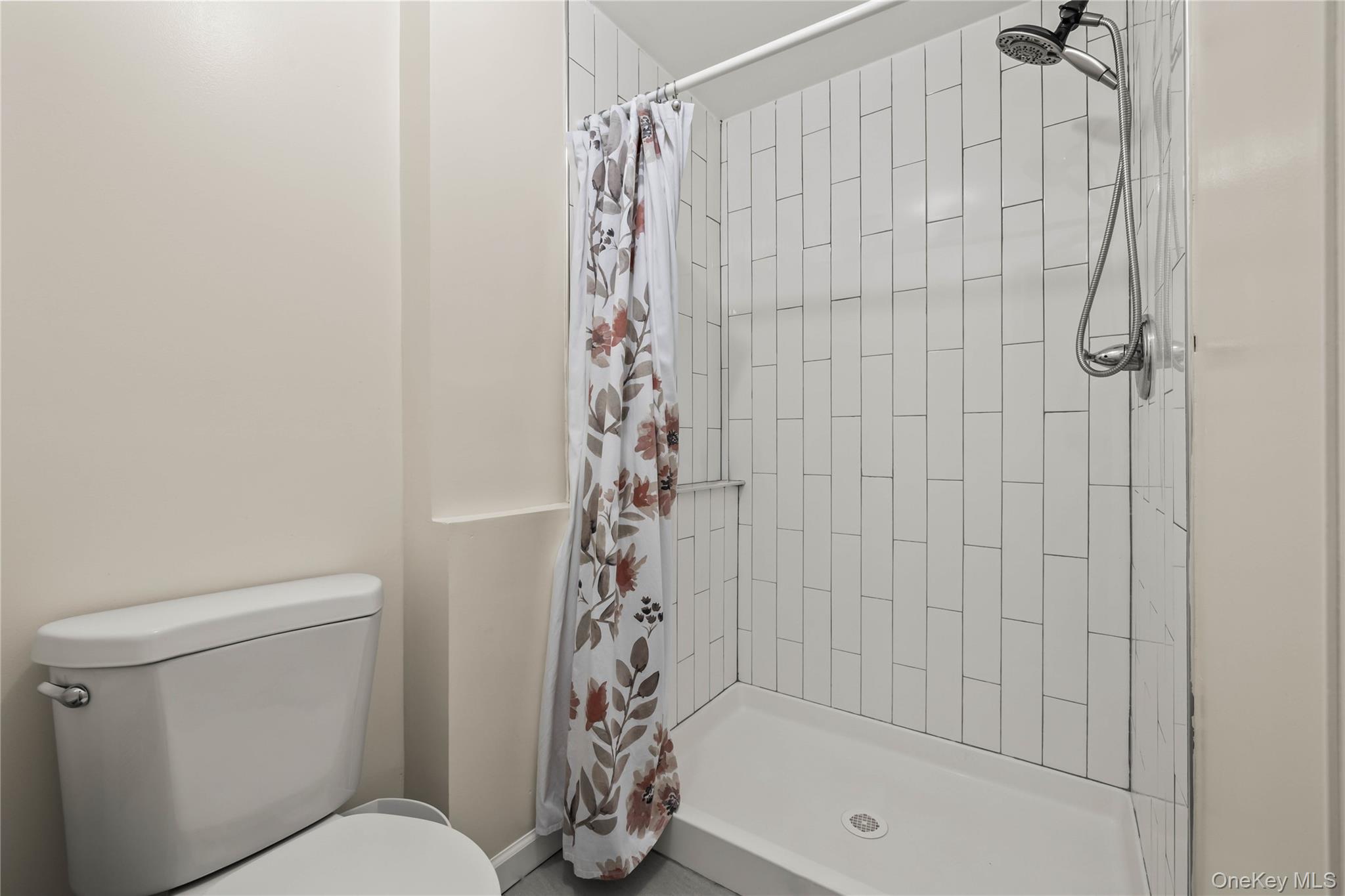 60 N Cole Avenue Property Photo 32