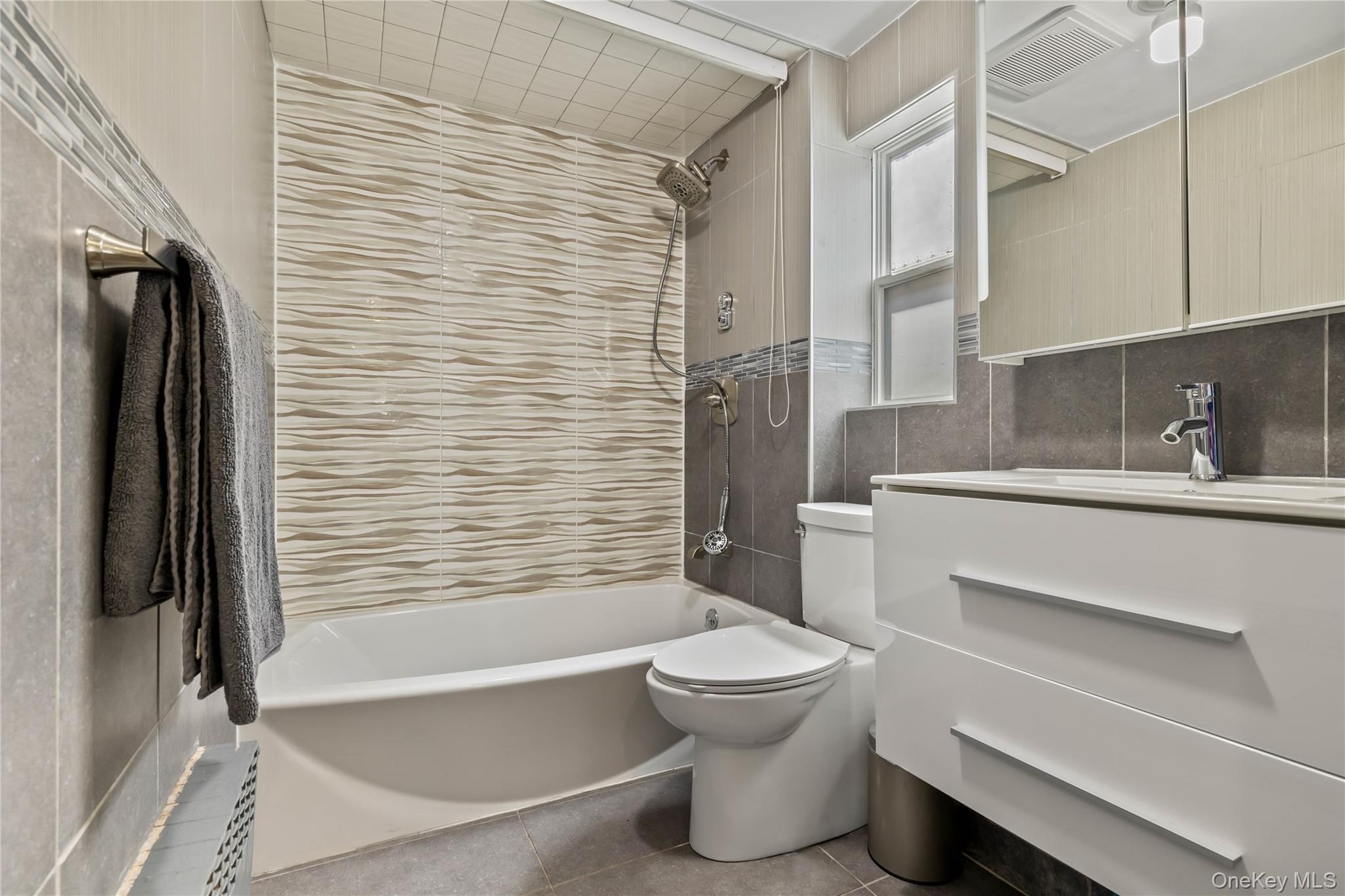 60 N Cole Avenue Property Photo 36