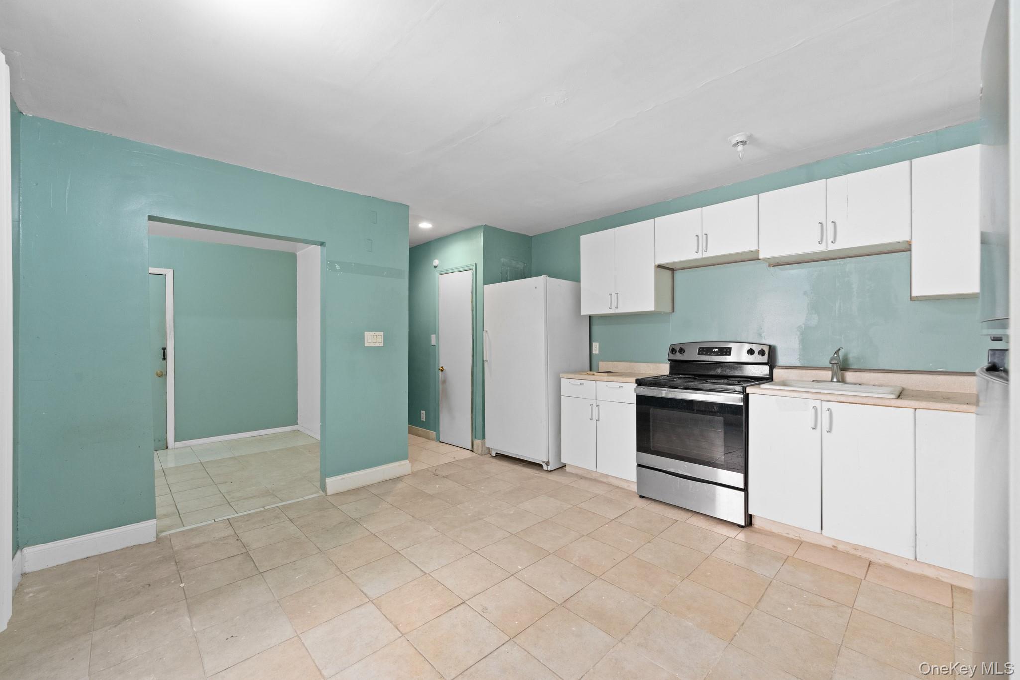388 Atkins Avenue Property Photo 4