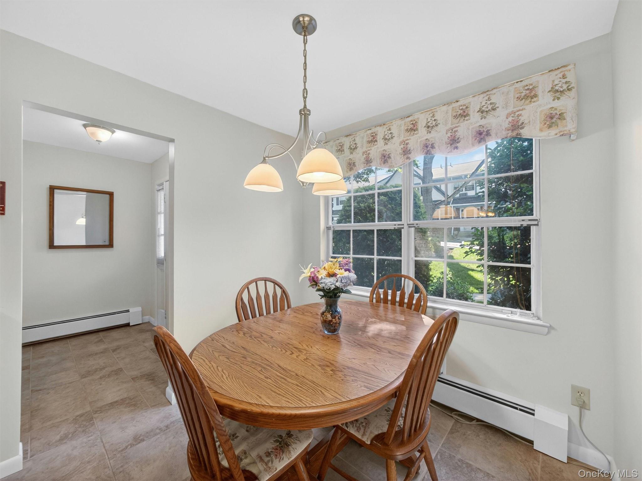 187 Doxbury Lane Property Photo 4