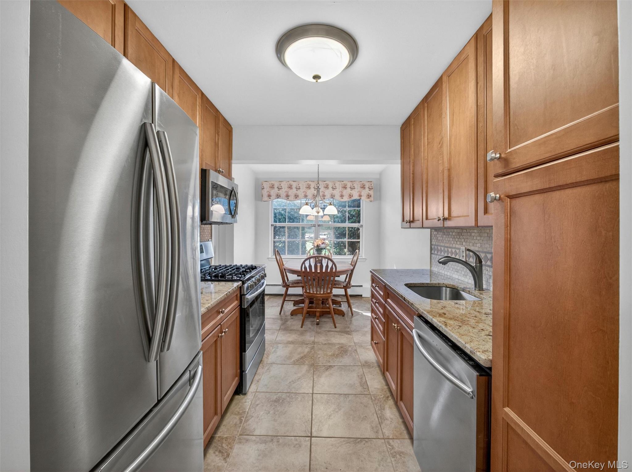 187 Doxbury Lane Property Photo 7