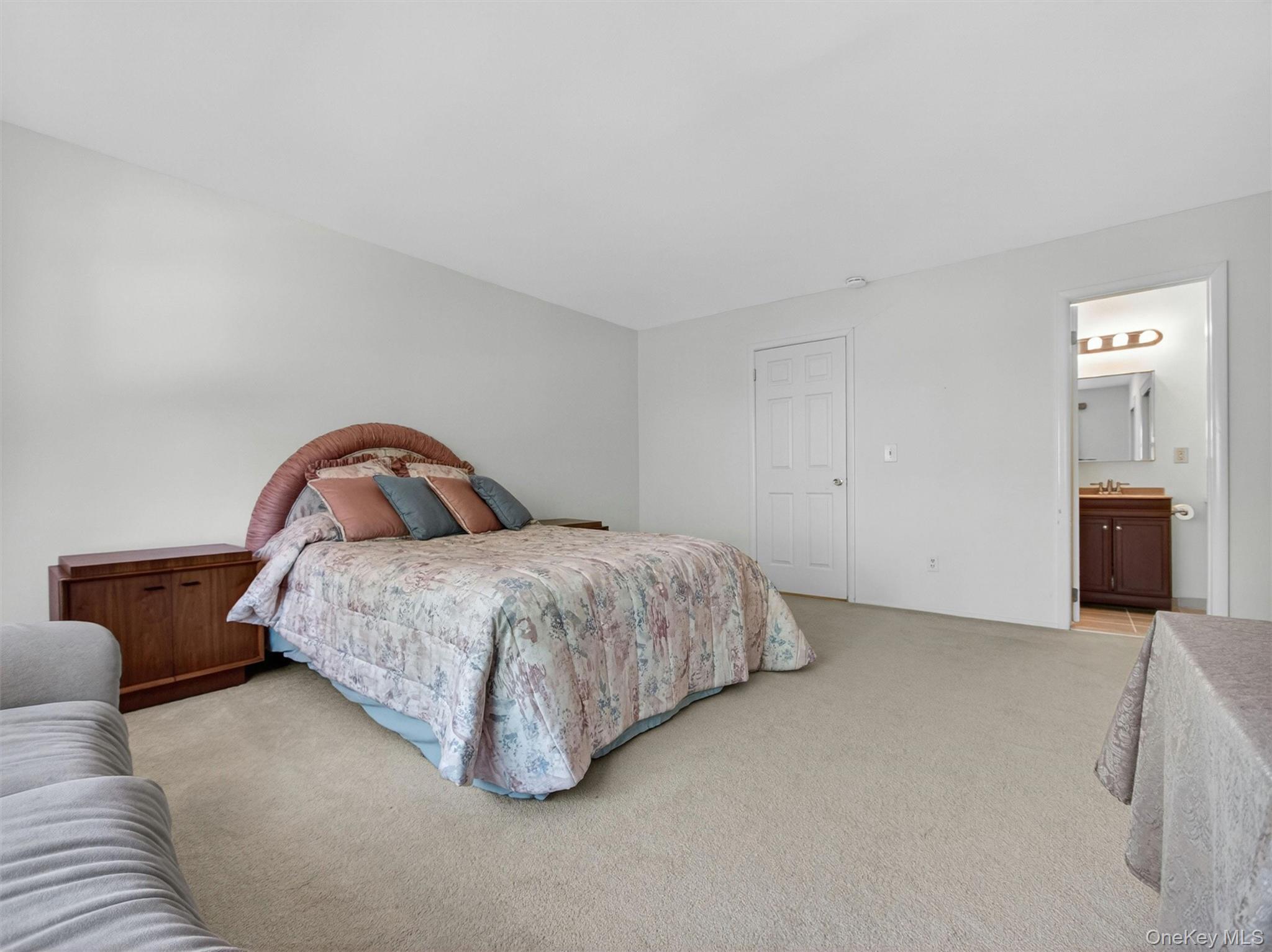 187 Doxbury Lane Property Photo 19