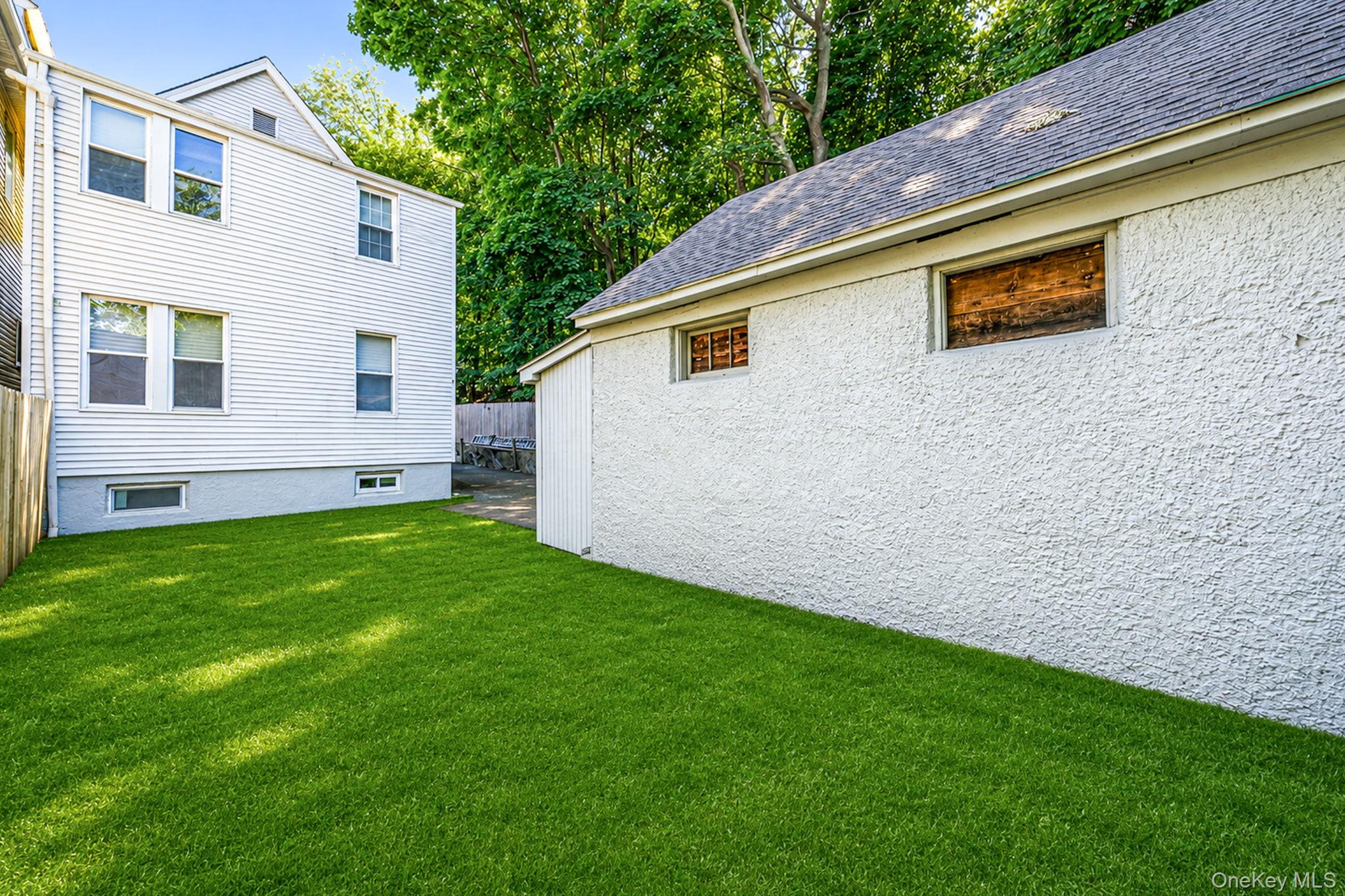 10003 88th Avenue Property Photo 5