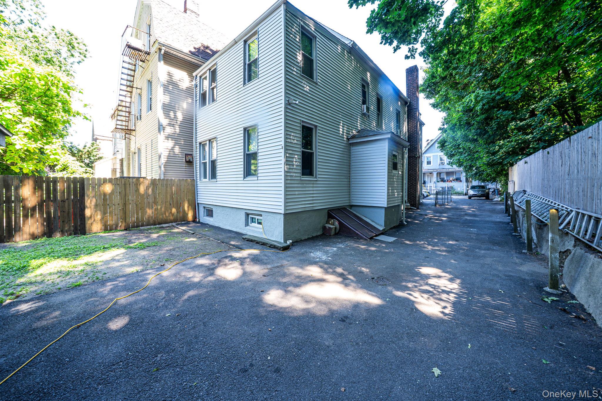 10003 88th Avenue Property Photo 7
