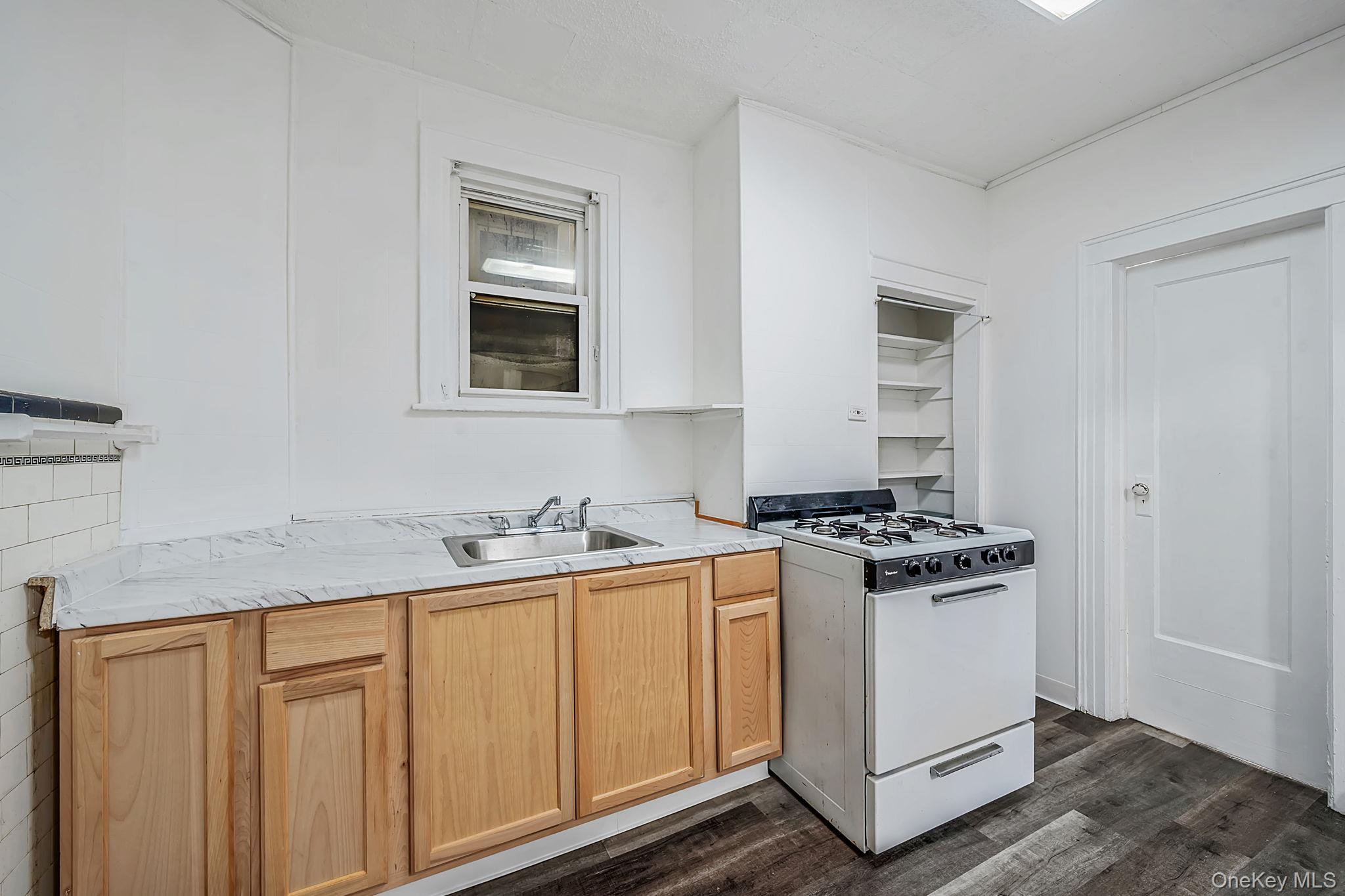 10003 88th Avenue Property Photo 16