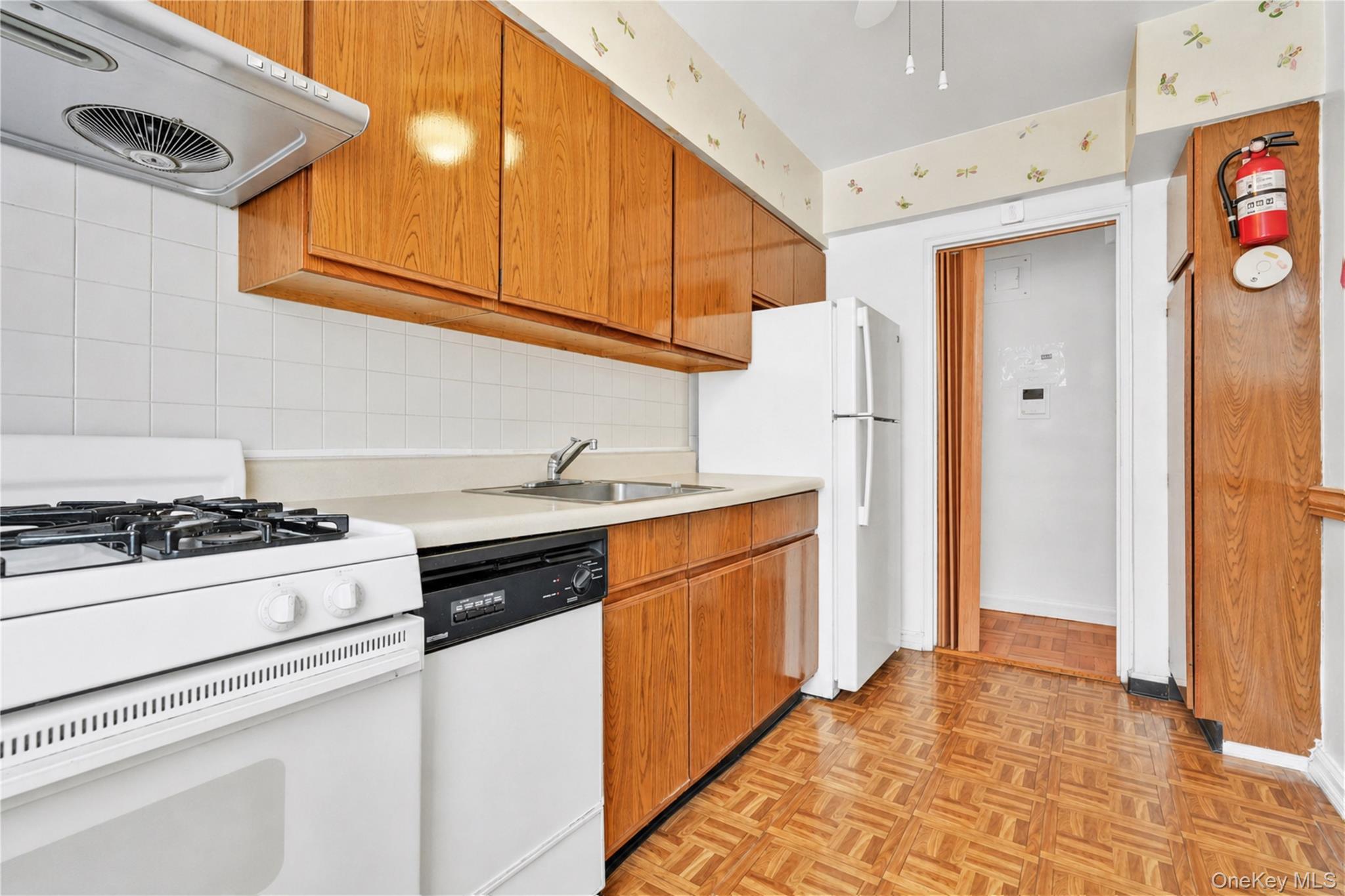 26-21 Union Street 1a Property Photo 12
