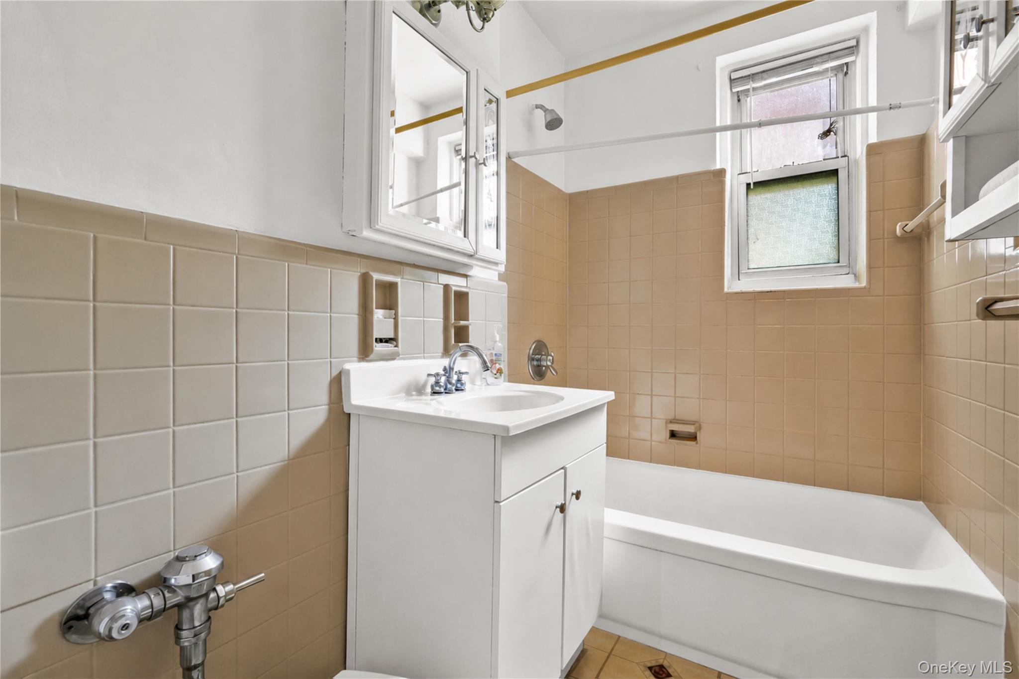 26-21 Union Street 1a Property Photo 14