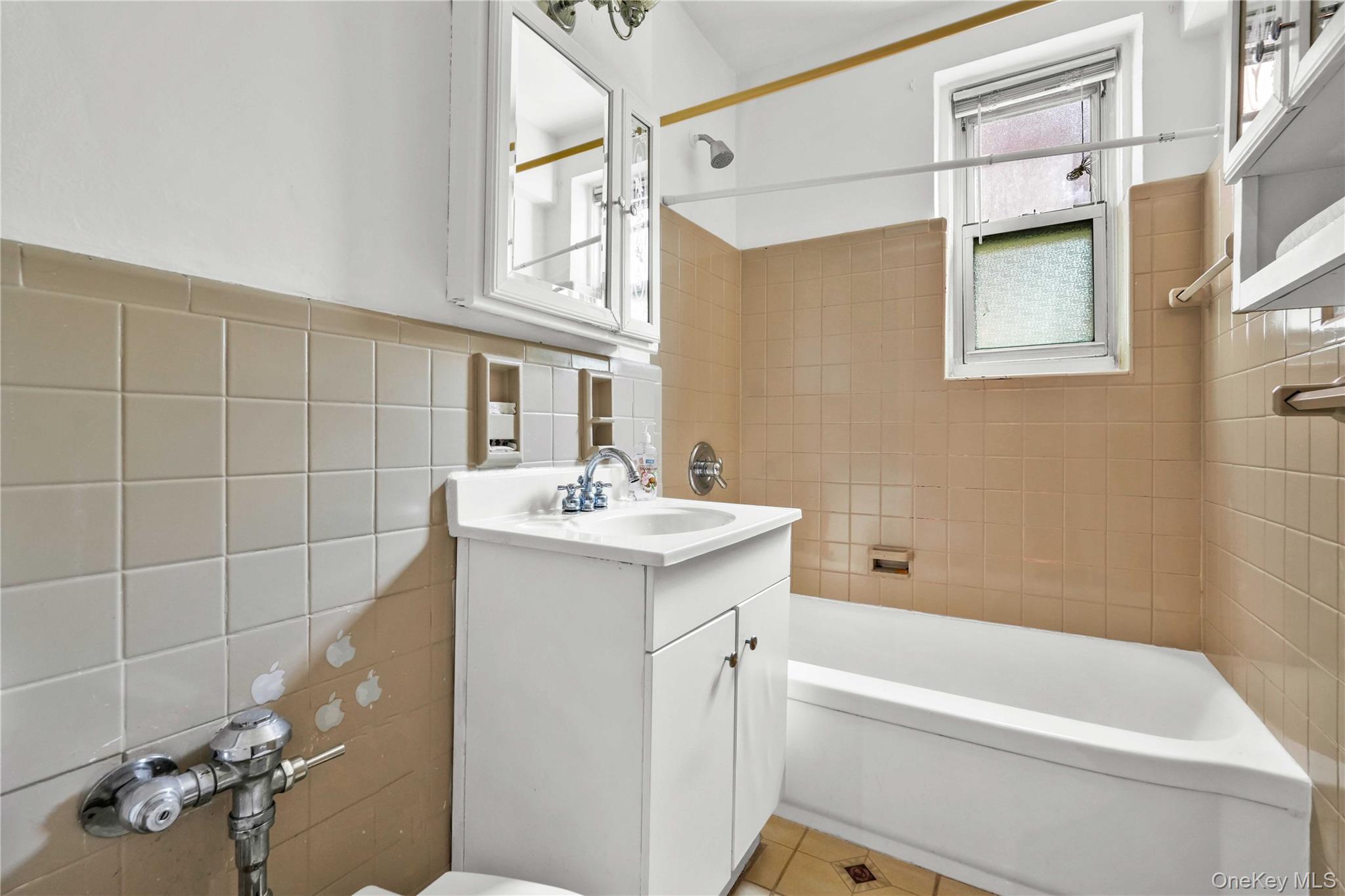 26-21 Union Street 1a Property Photo 15