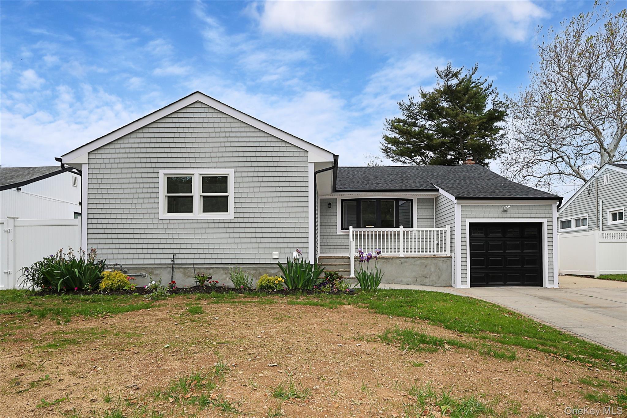 224 Hungry Harbor Road Property Photo 1