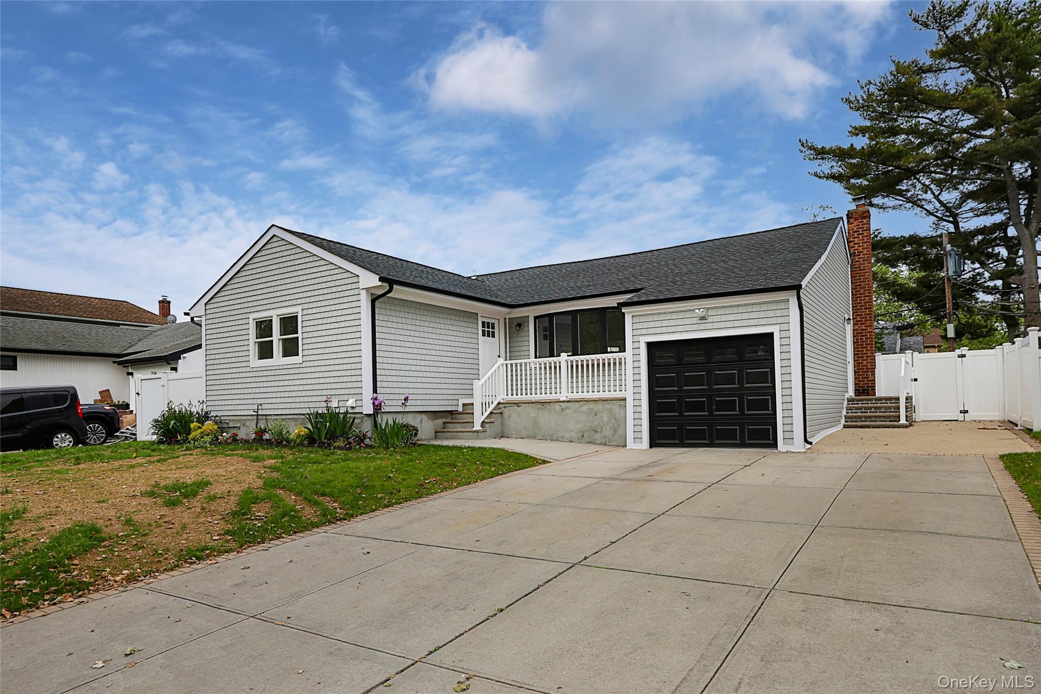 224 Hungry Harbor Road Property Photo 2