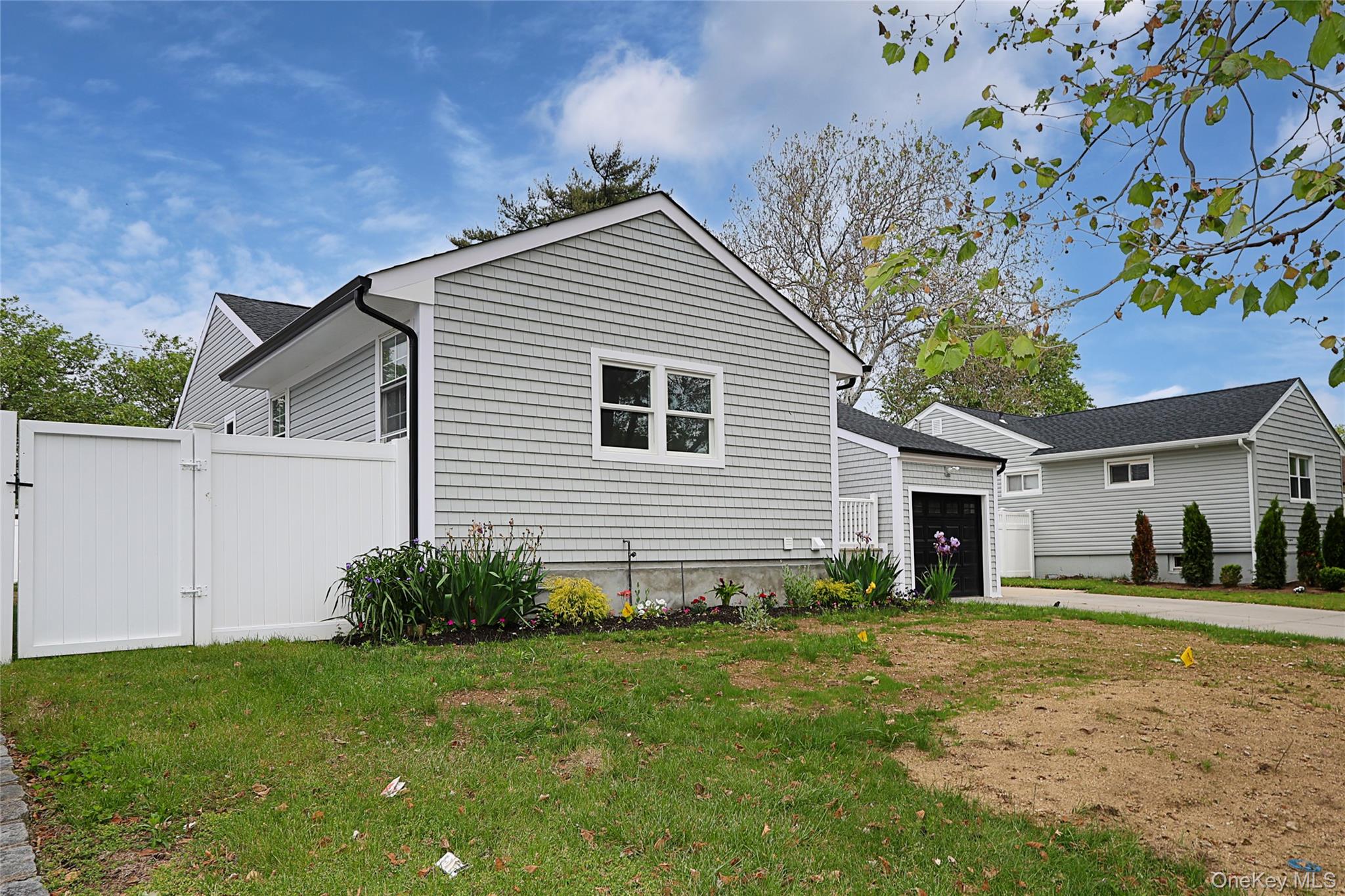 224 Hungry Harbor Road Property Photo 3