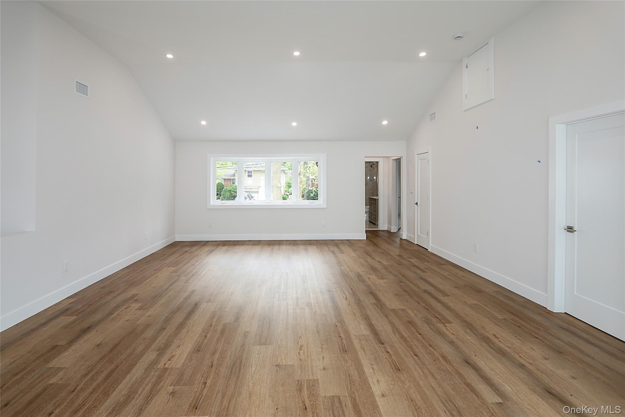 224 Hungry Harbor Road Property Photo 7