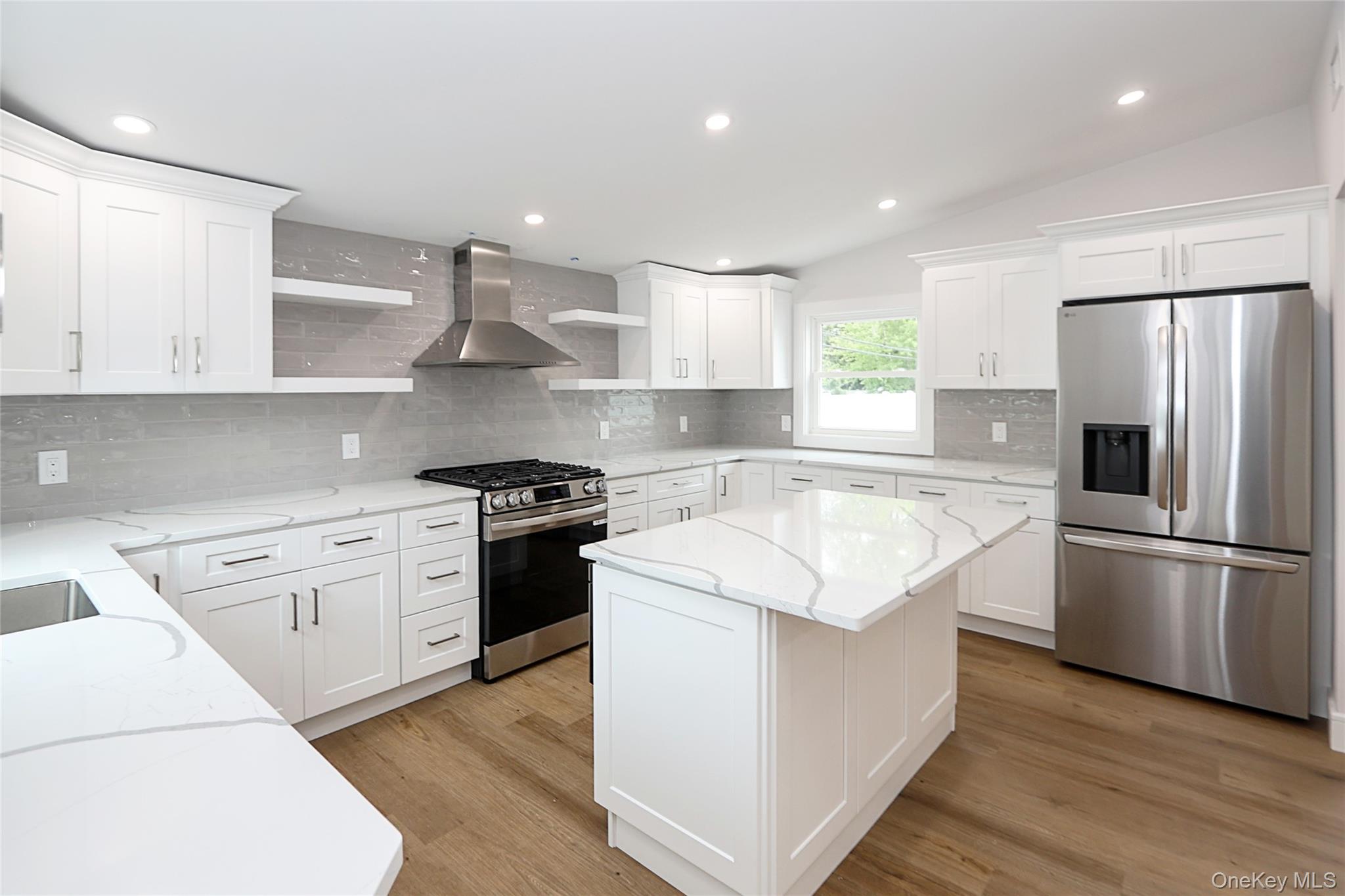 224 Hungry Harbor Road Property Photo 8