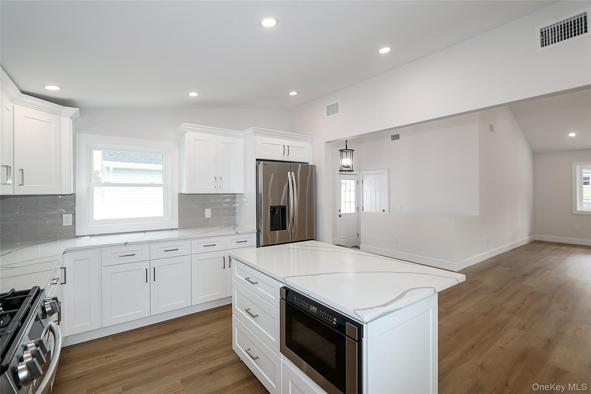 224 Hungry Harbor Road Property Photo 11