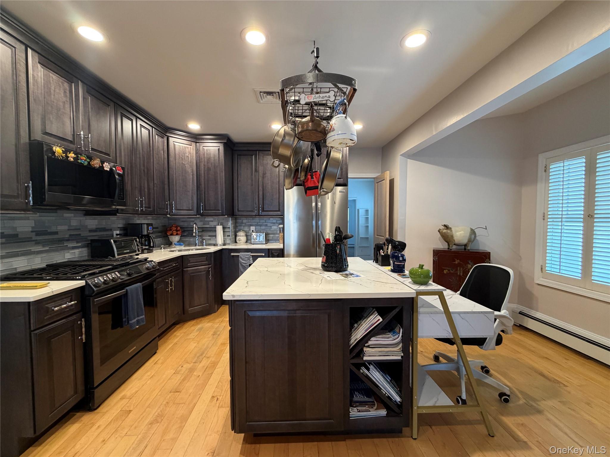 539 E Beech Street Property Photo 2