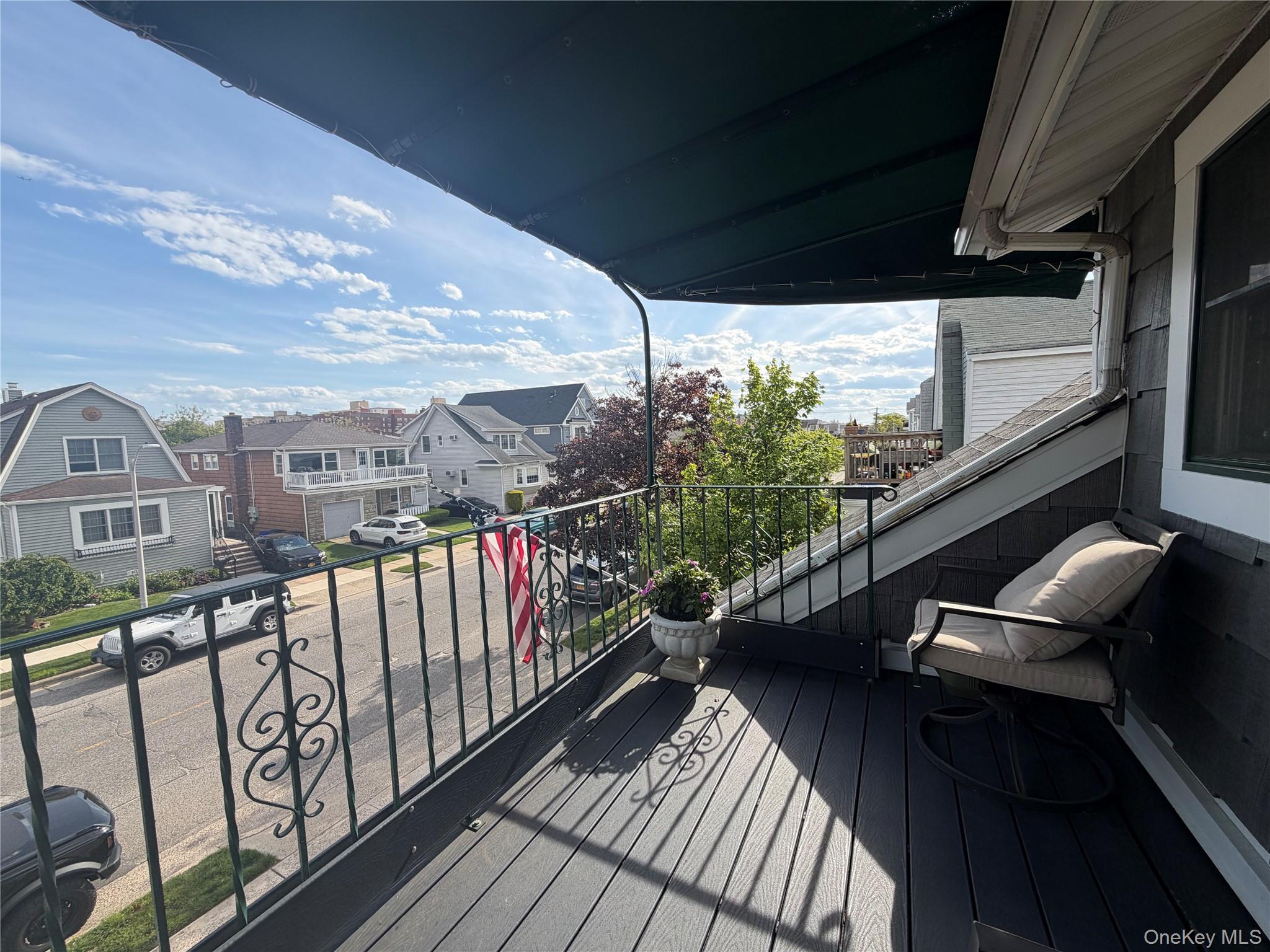 539 E Beech Street Property Photo 8