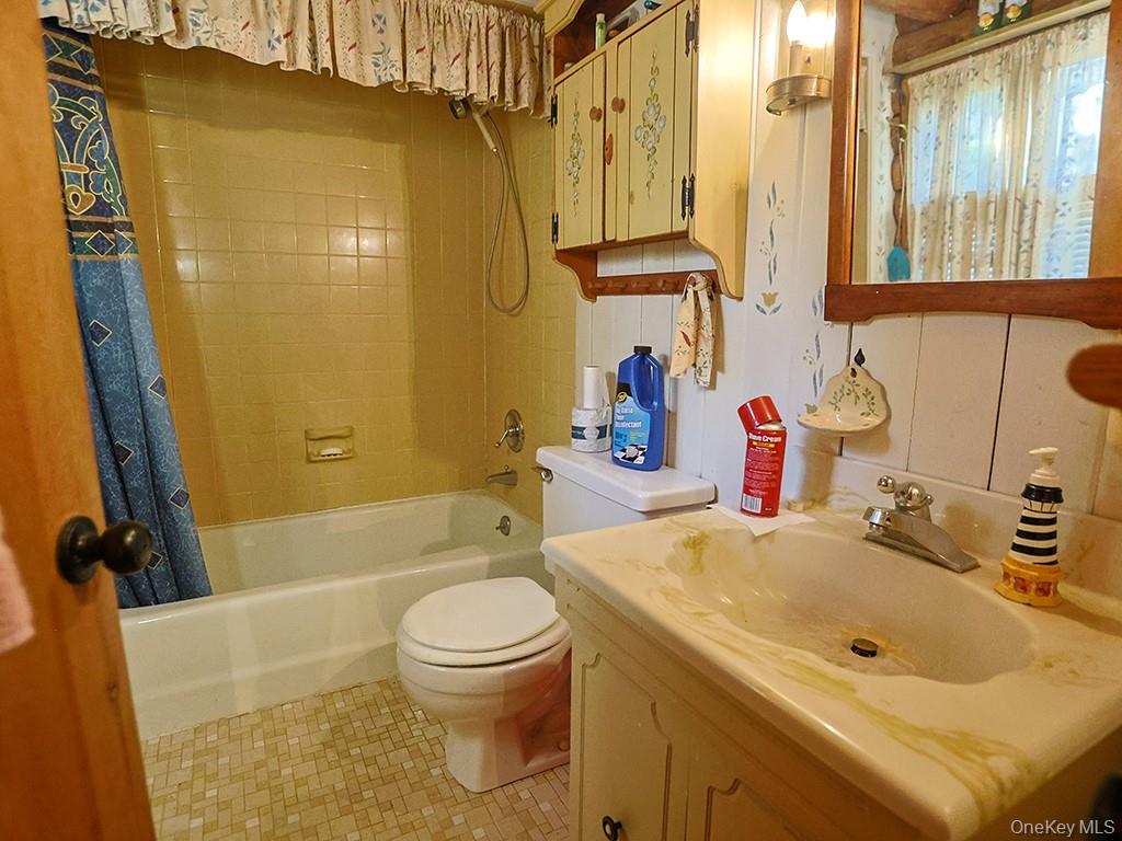 95 Angola Road Property Photo 11