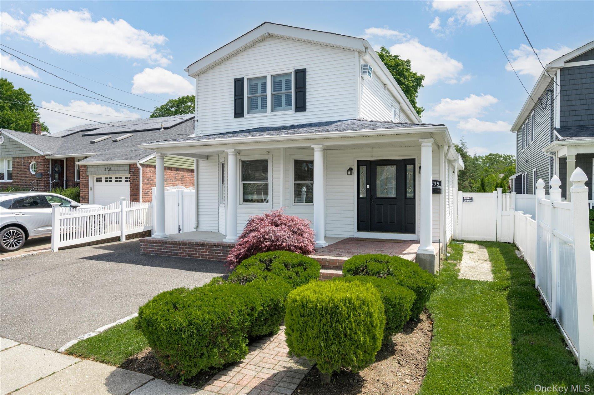 1735 Washington Avenue Property Photo 1