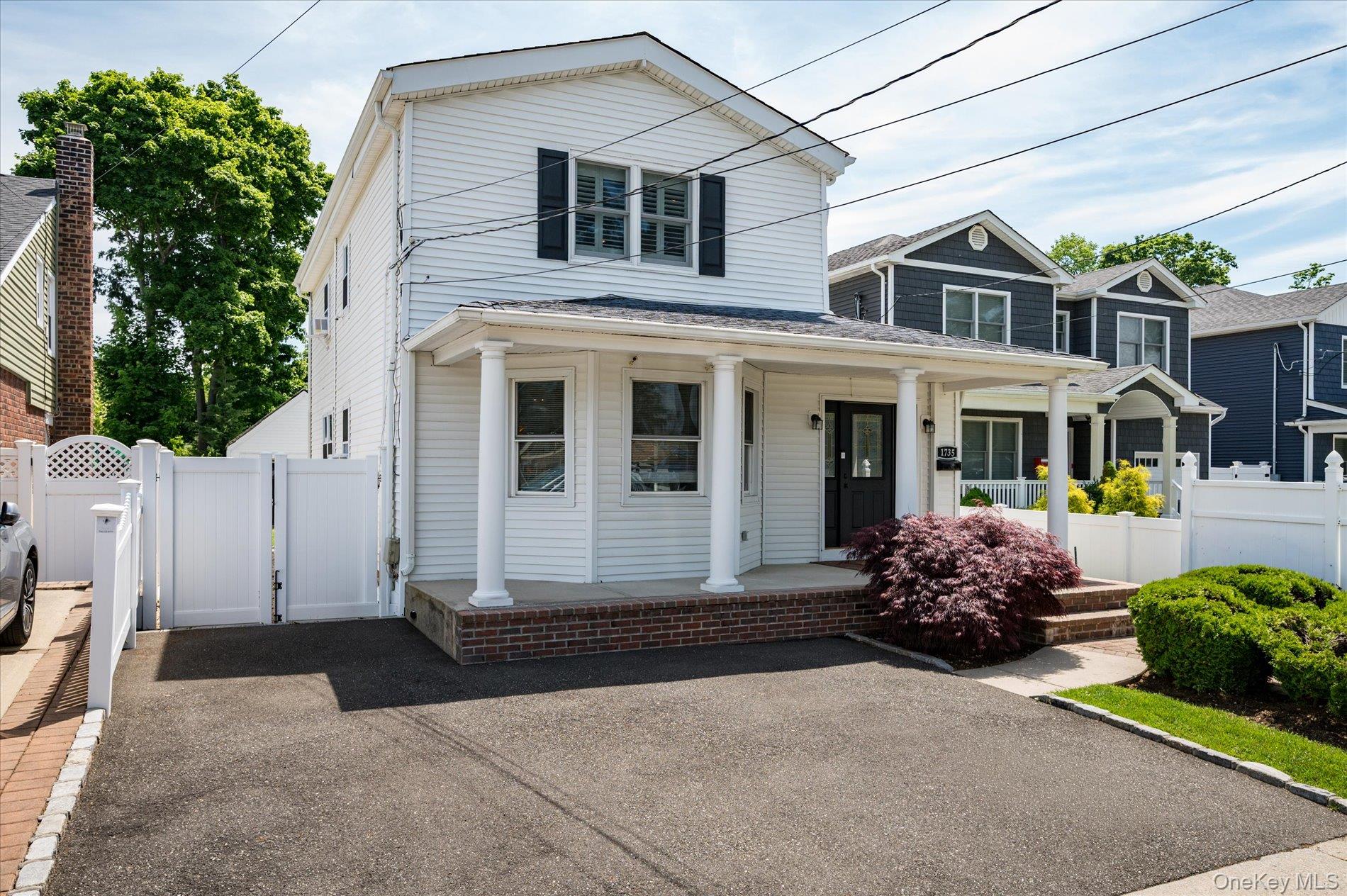 1735 Washington Avenue Property Photo 3