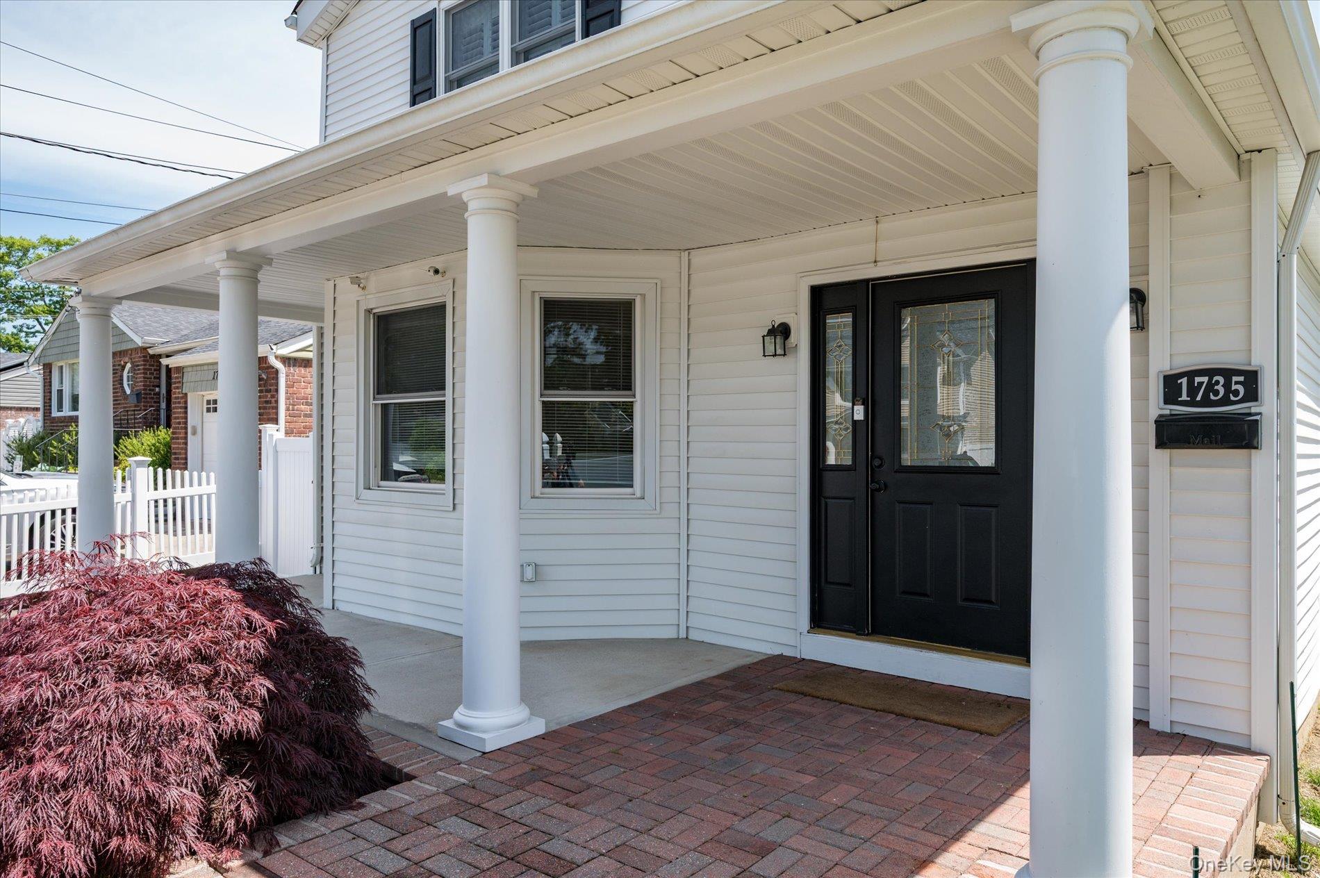 1735 Washington Avenue Property Photo 4
