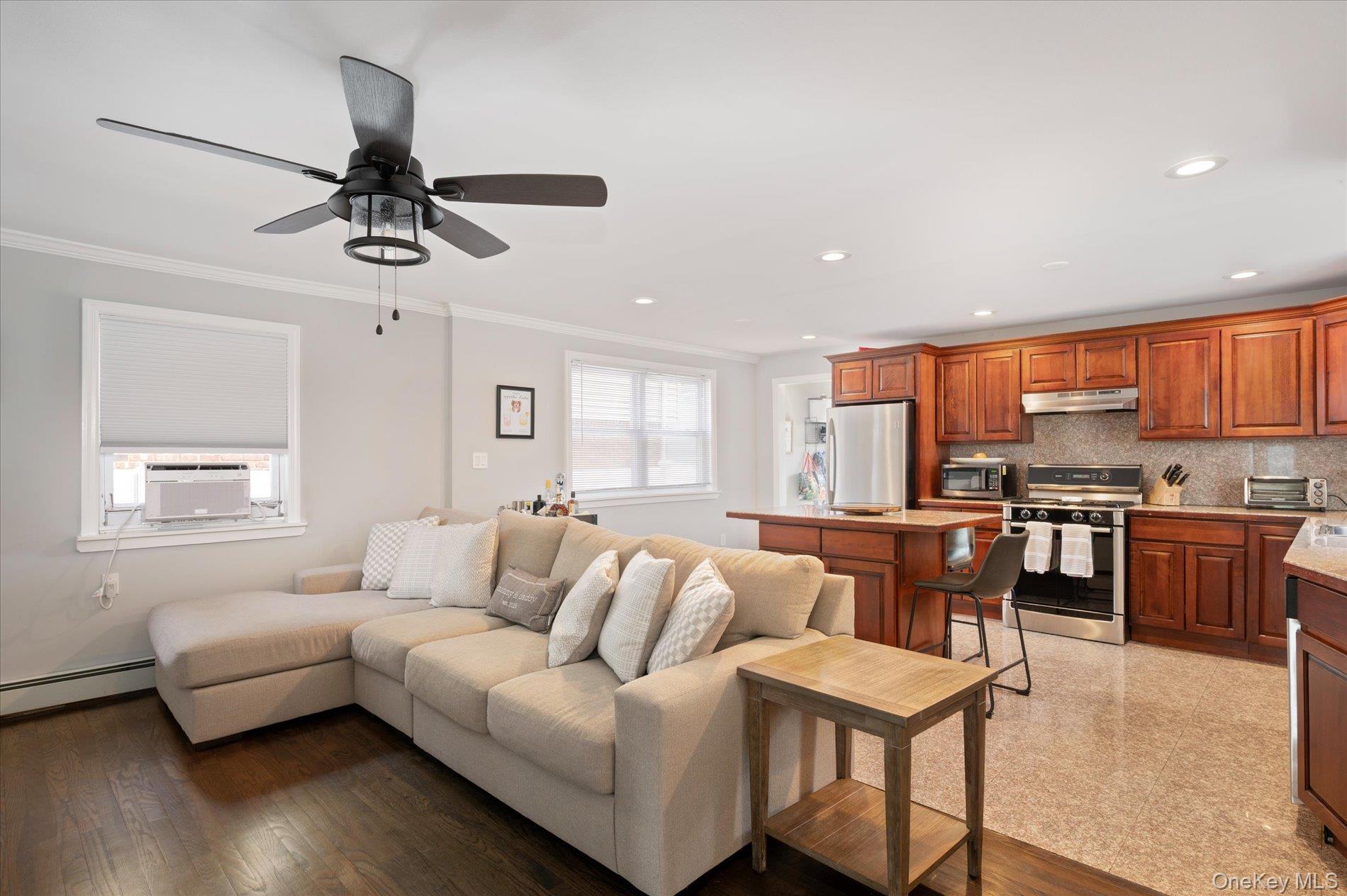 1735 Washington Avenue Property Photo 7