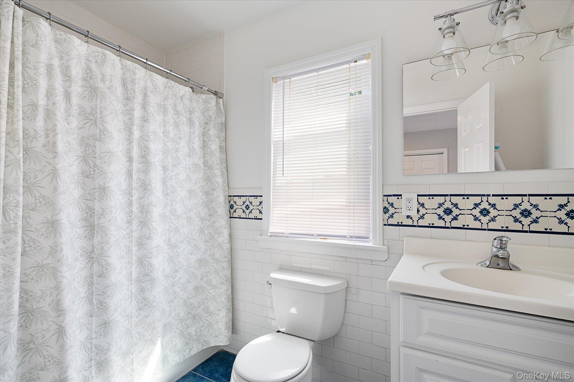 1735 Washington Avenue Property Photo 8