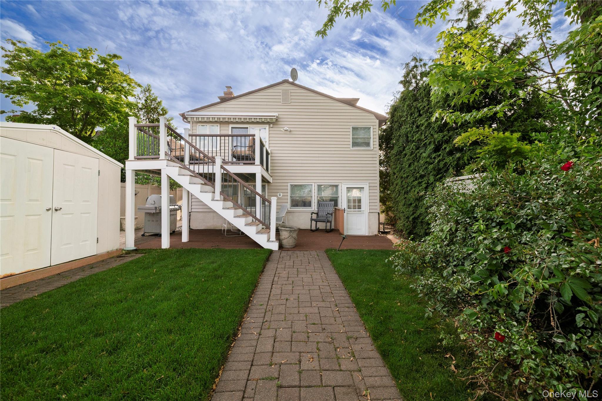 2575 Bayview Avenue Property Photo 9