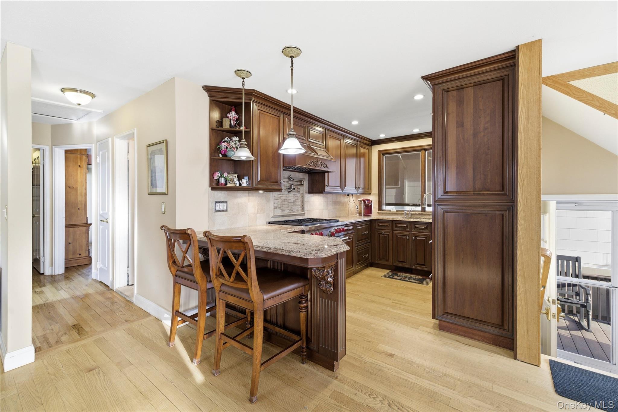 2575 Bayview Avenue Property Photo 15