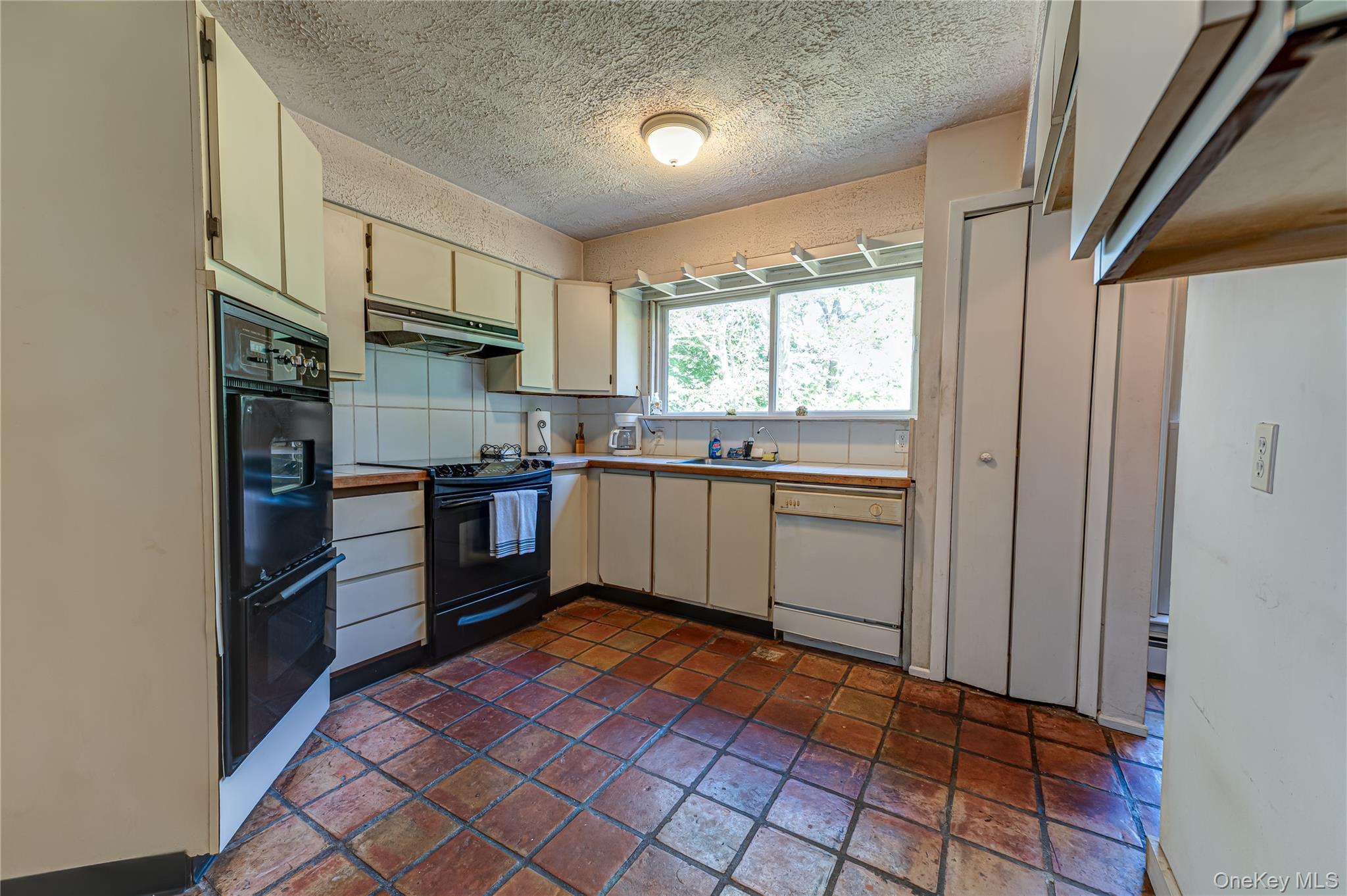 14 Sylvester Road Property Photo 5