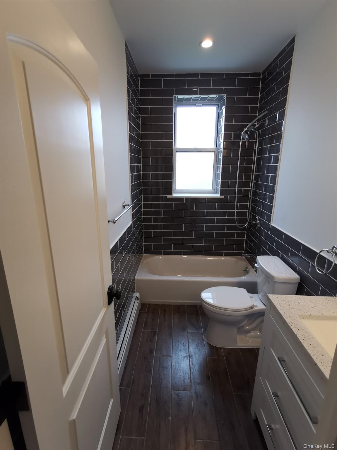 87-16 Britton Avenue Property Photo 4