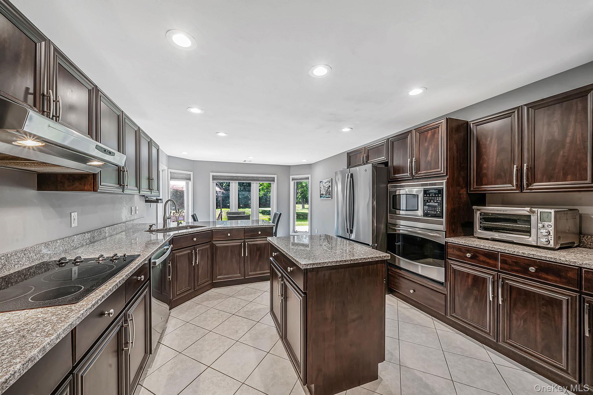 86 Hamlet Drive Property Photo 13