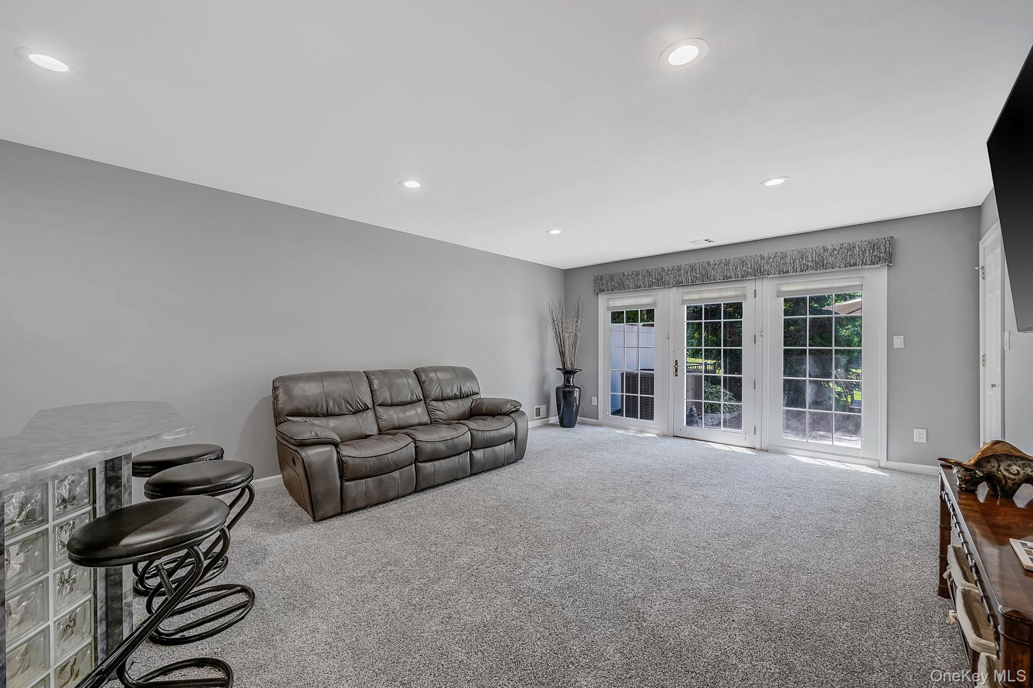 86 Hamlet Drive Property Photo 15