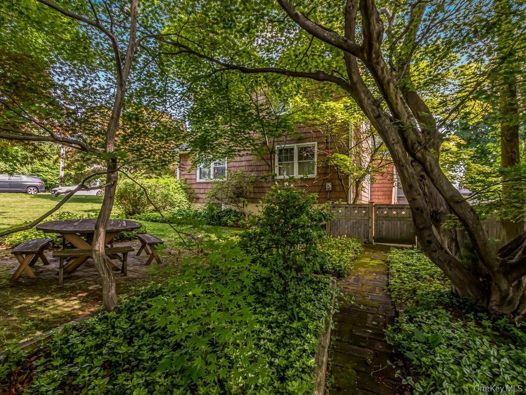 211 Warren Avenue Property Photo 30