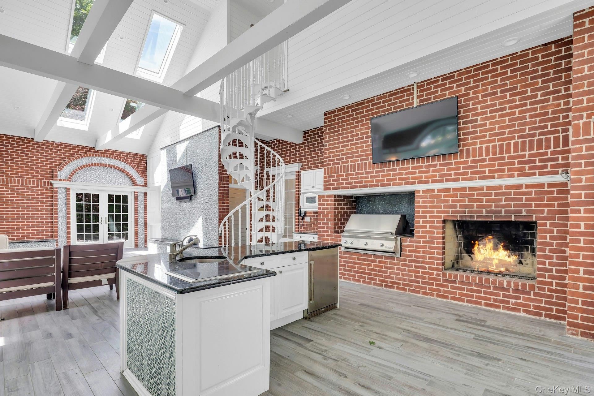 98 Cliff Road Property Photo 23