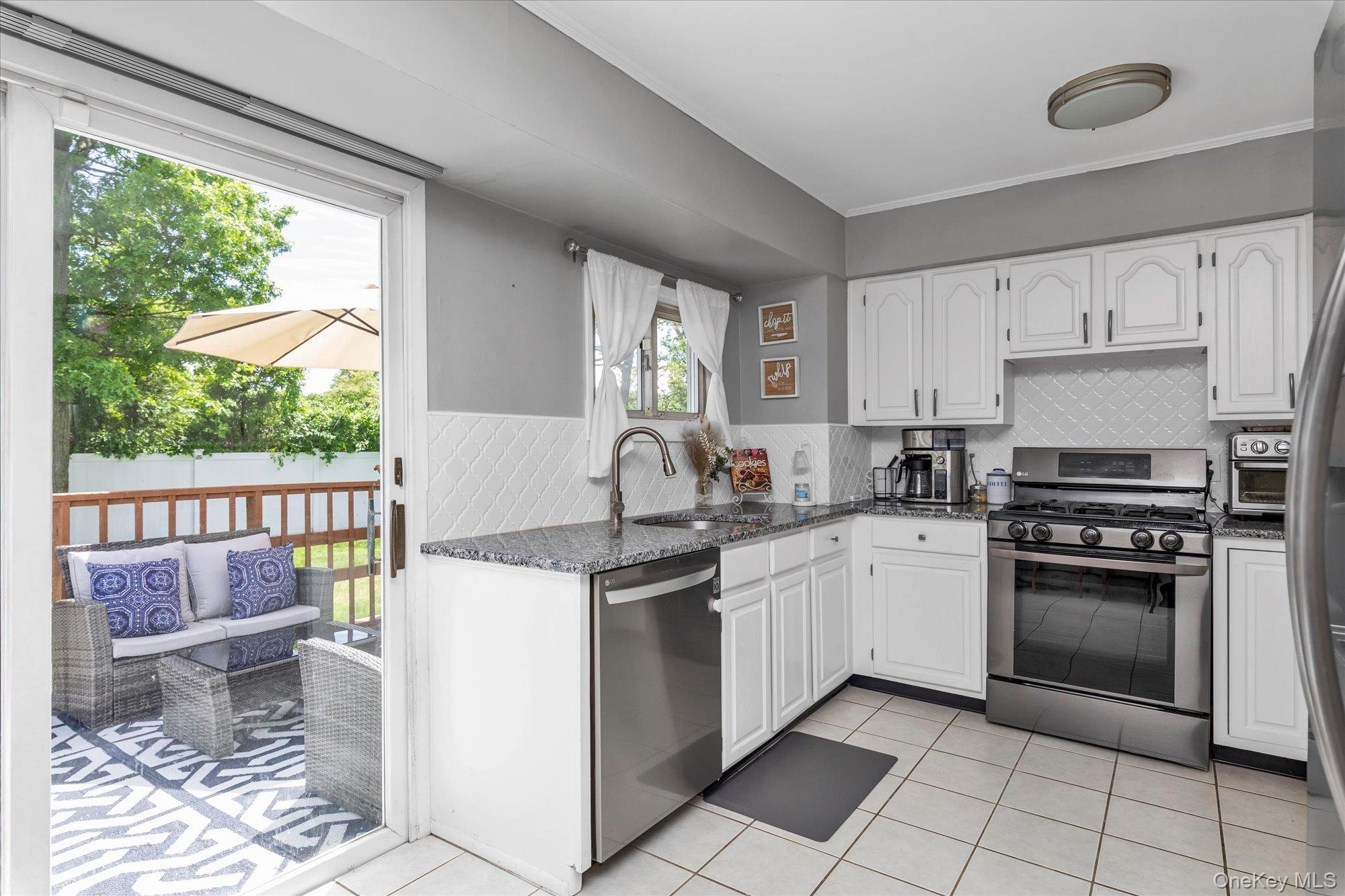 64 Kobb Boulevard Property Photo 11