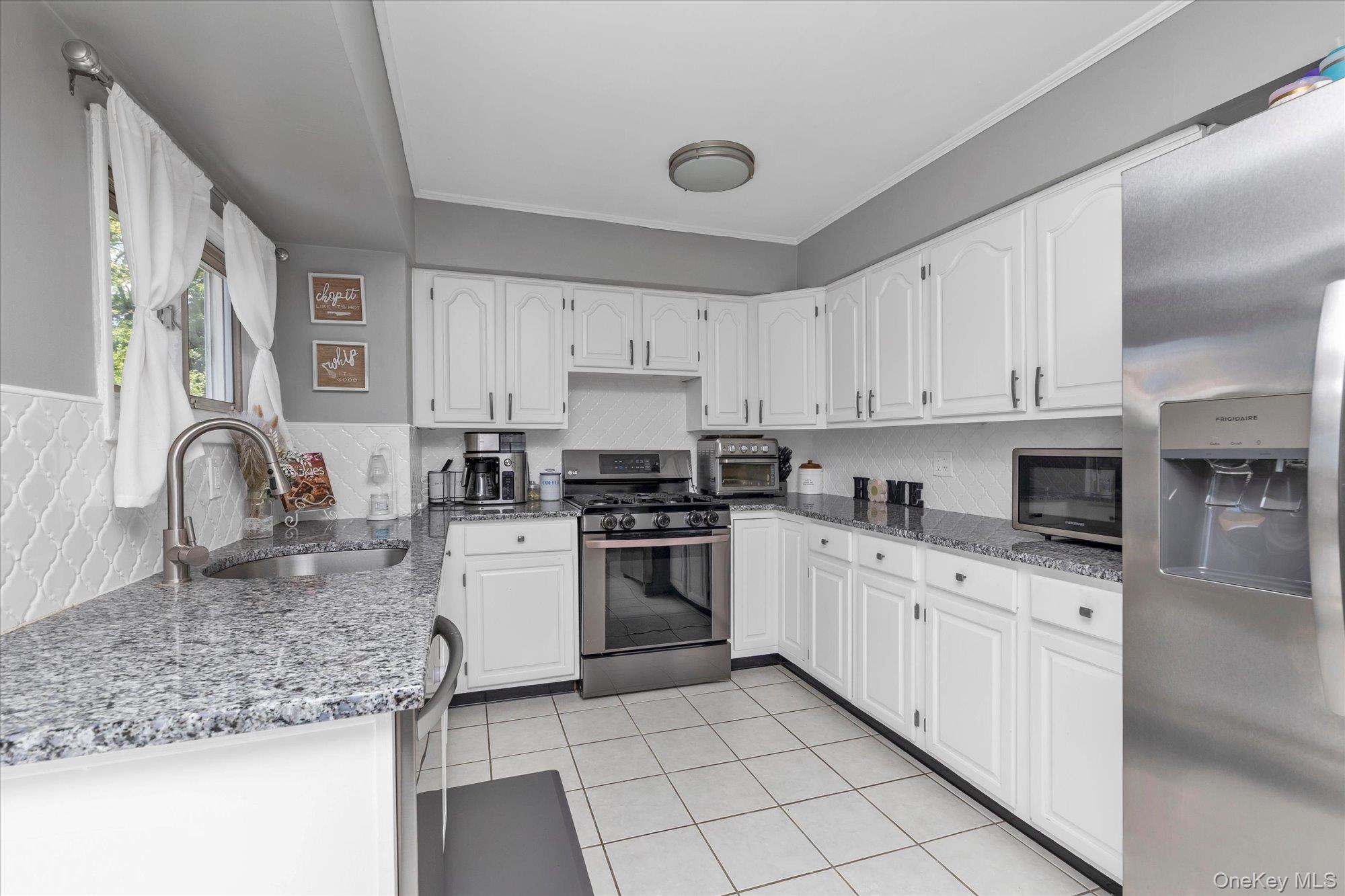 64 Kobb Boulevard Property Photo 12