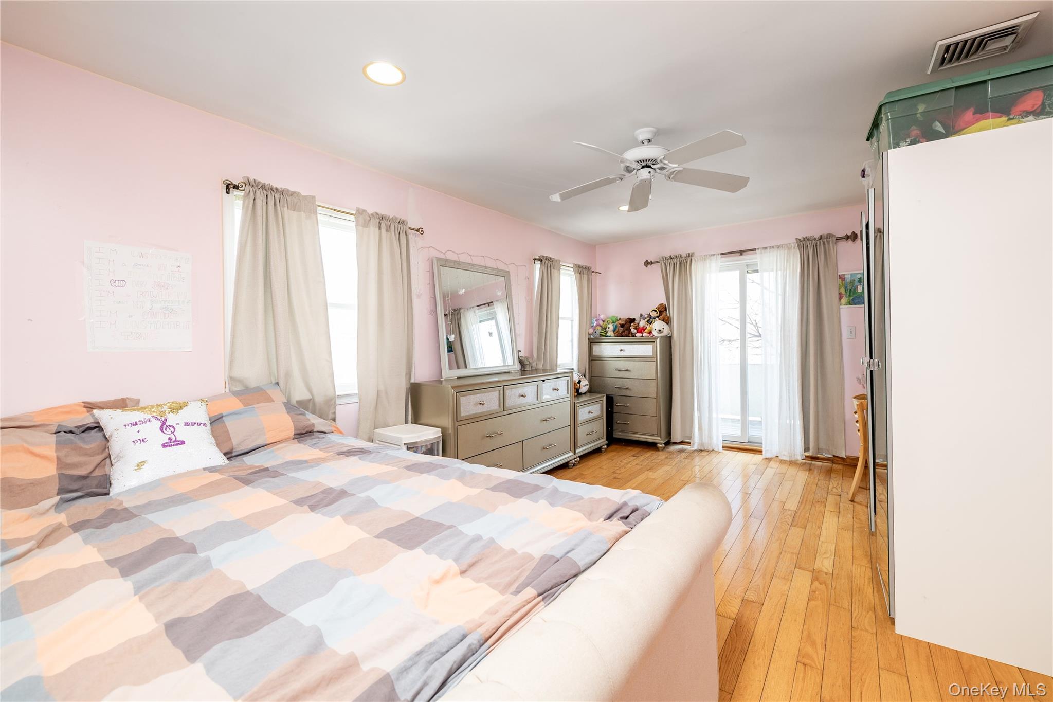 458 E Pine Street Property Photo 16