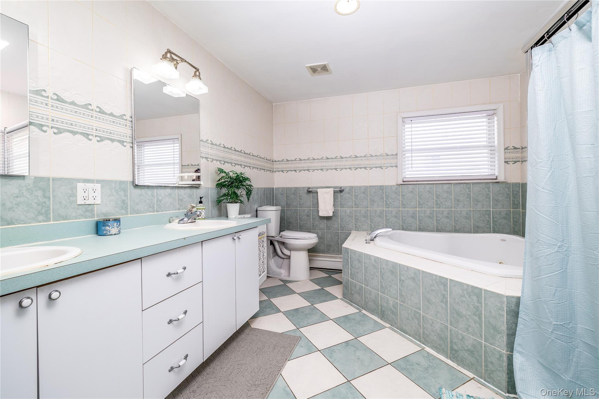 458 E Pine Street Property Photo 21