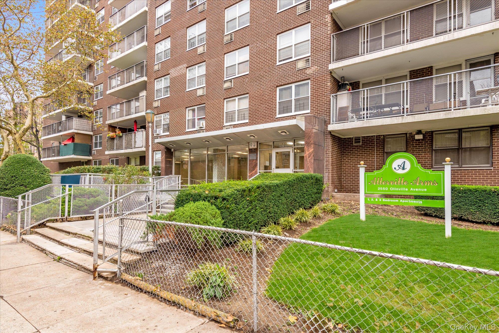 2550 Olinville Avenue 4e Property Photo 1