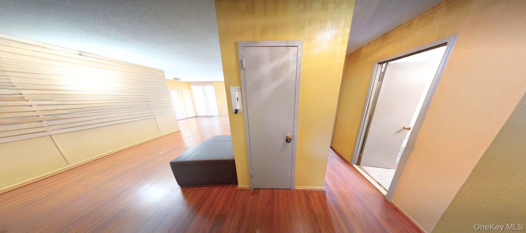 2550 Olinville Avenue 4e Property Photo 6