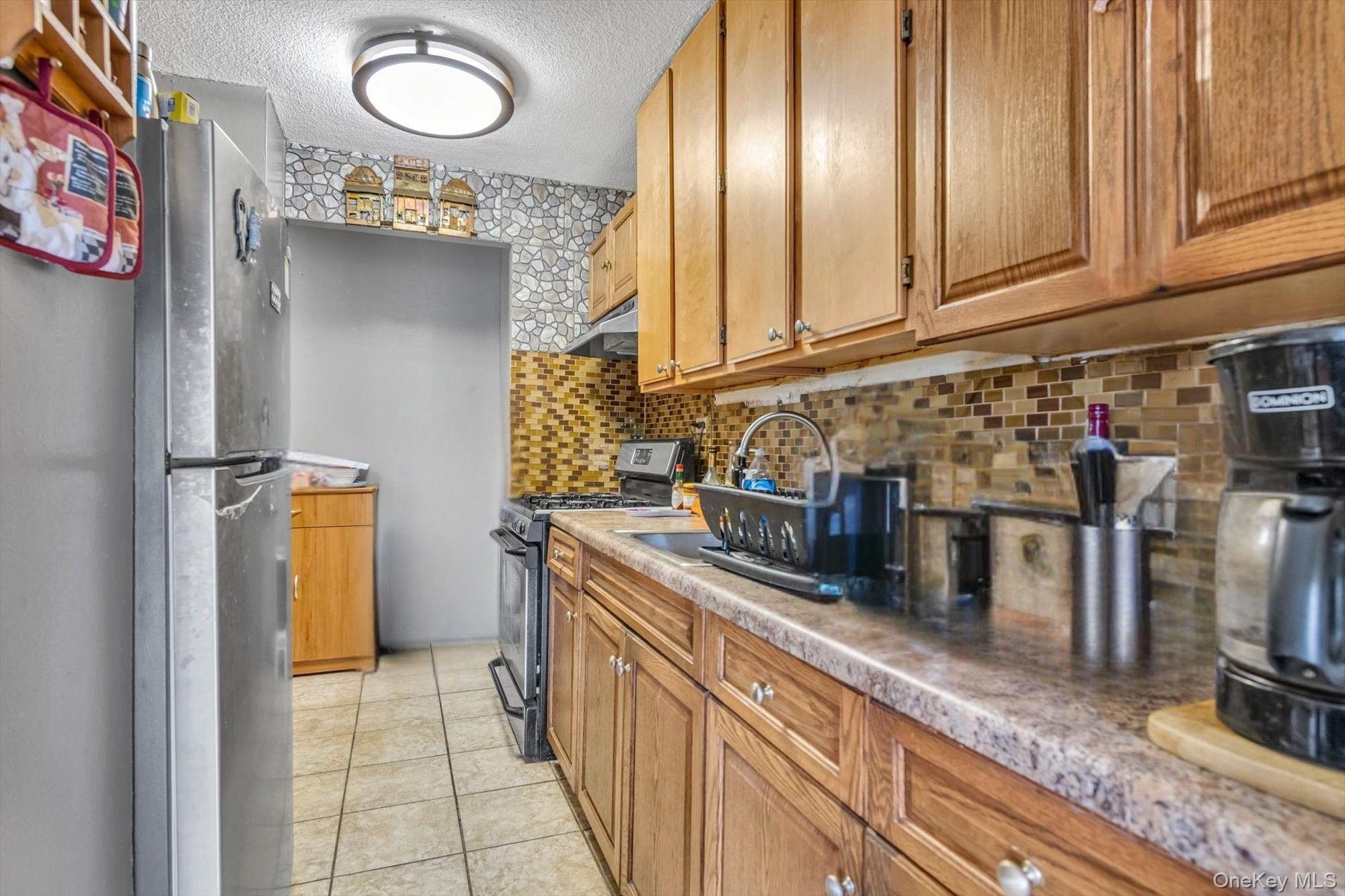 2550 Olinville Avenue 4e Property Photo 13
