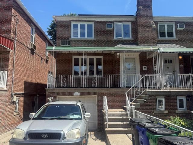 1922 Hering Avenue Property Photo 1