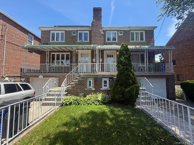 1922 Hering Avenue Property Photo 2