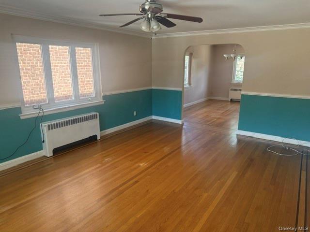 1922 Hering Avenue Property Photo 4