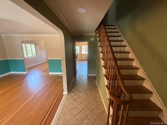 1922 Hering Avenue Property Photo 11