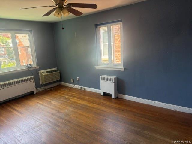1922 Hering Avenue Property Photo 13