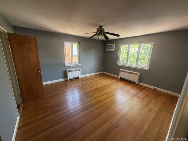 1922 Hering Avenue Property Photo 15