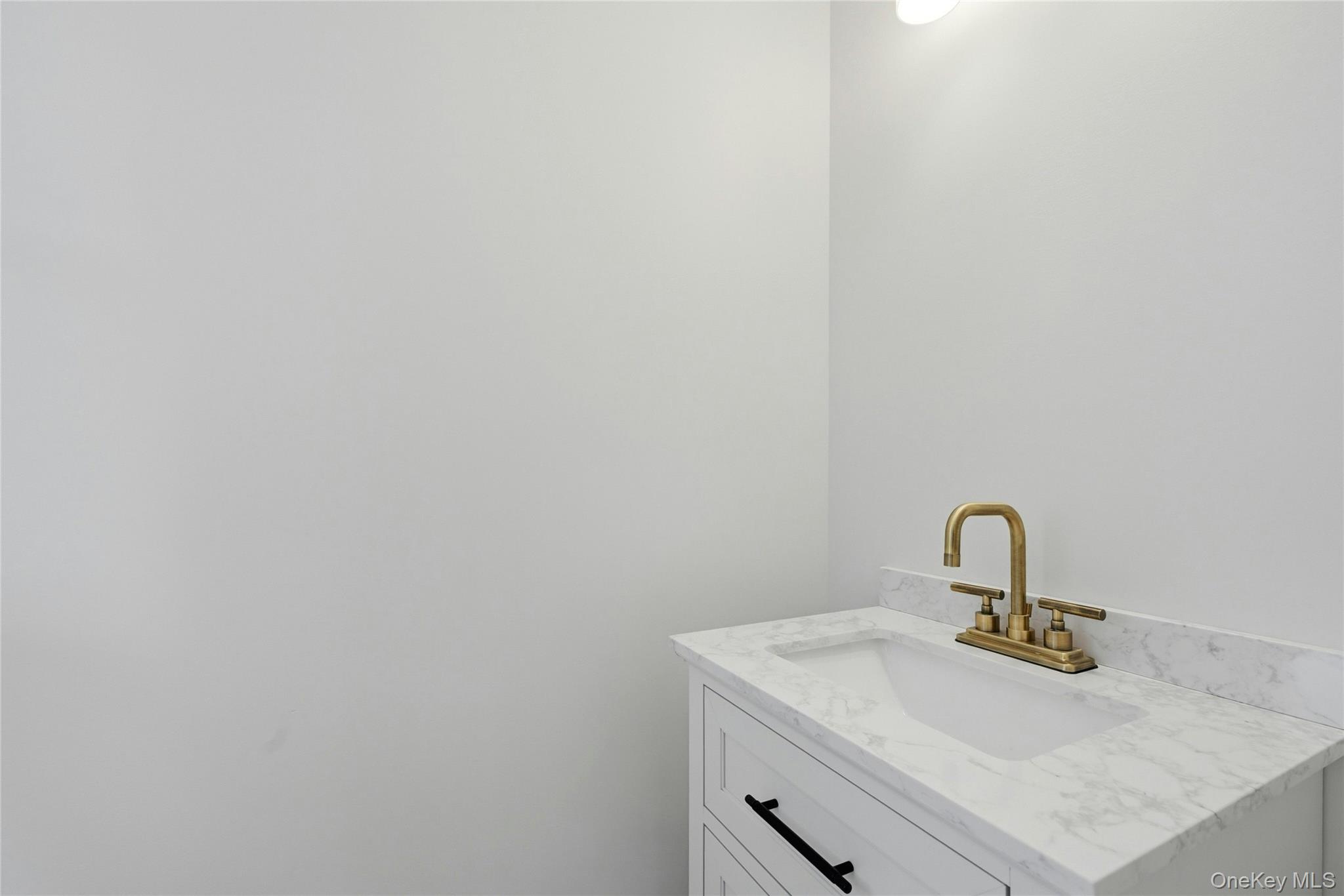 192 Iceland Drive Property Photo 15