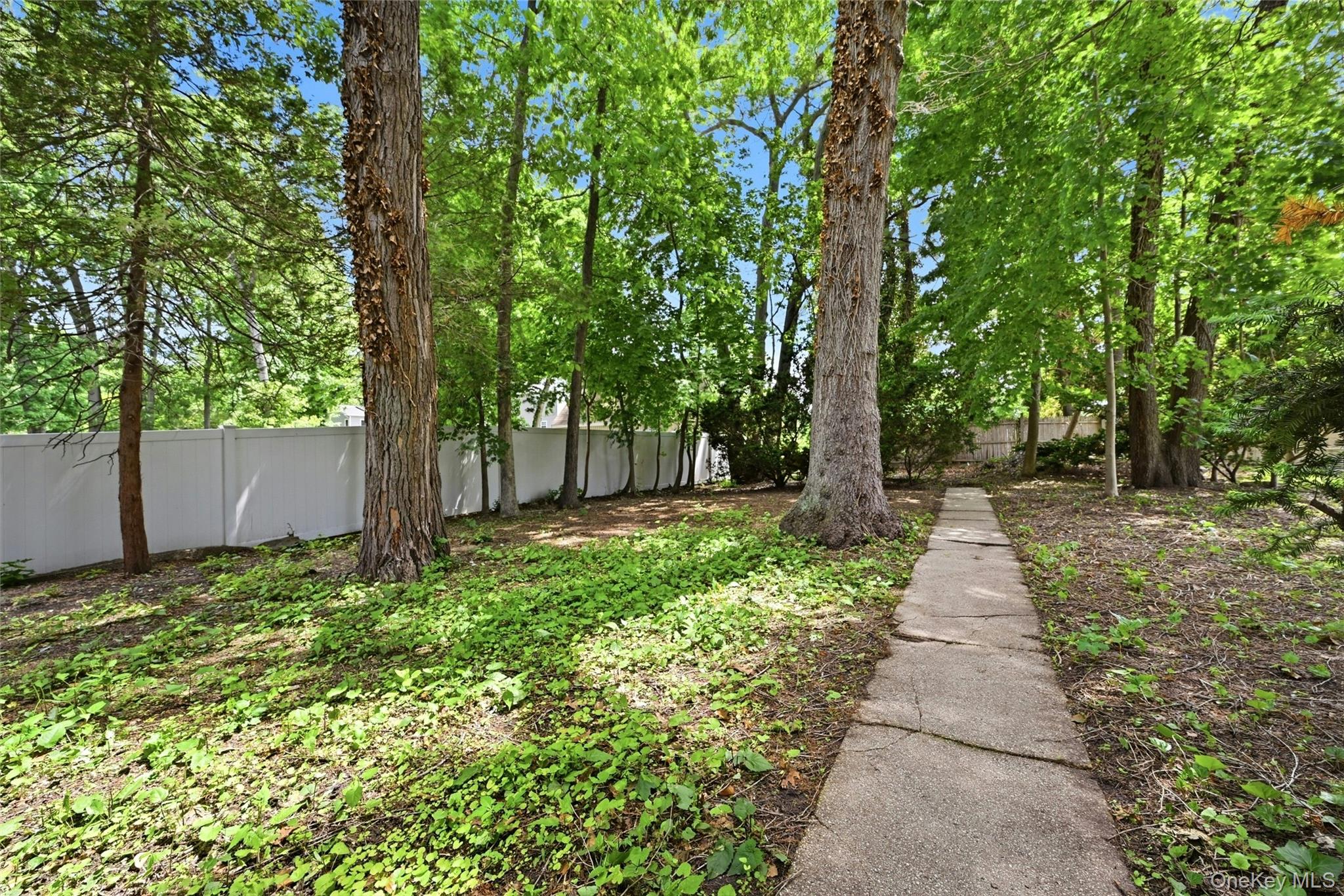 192 Iceland Drive Property Photo 31