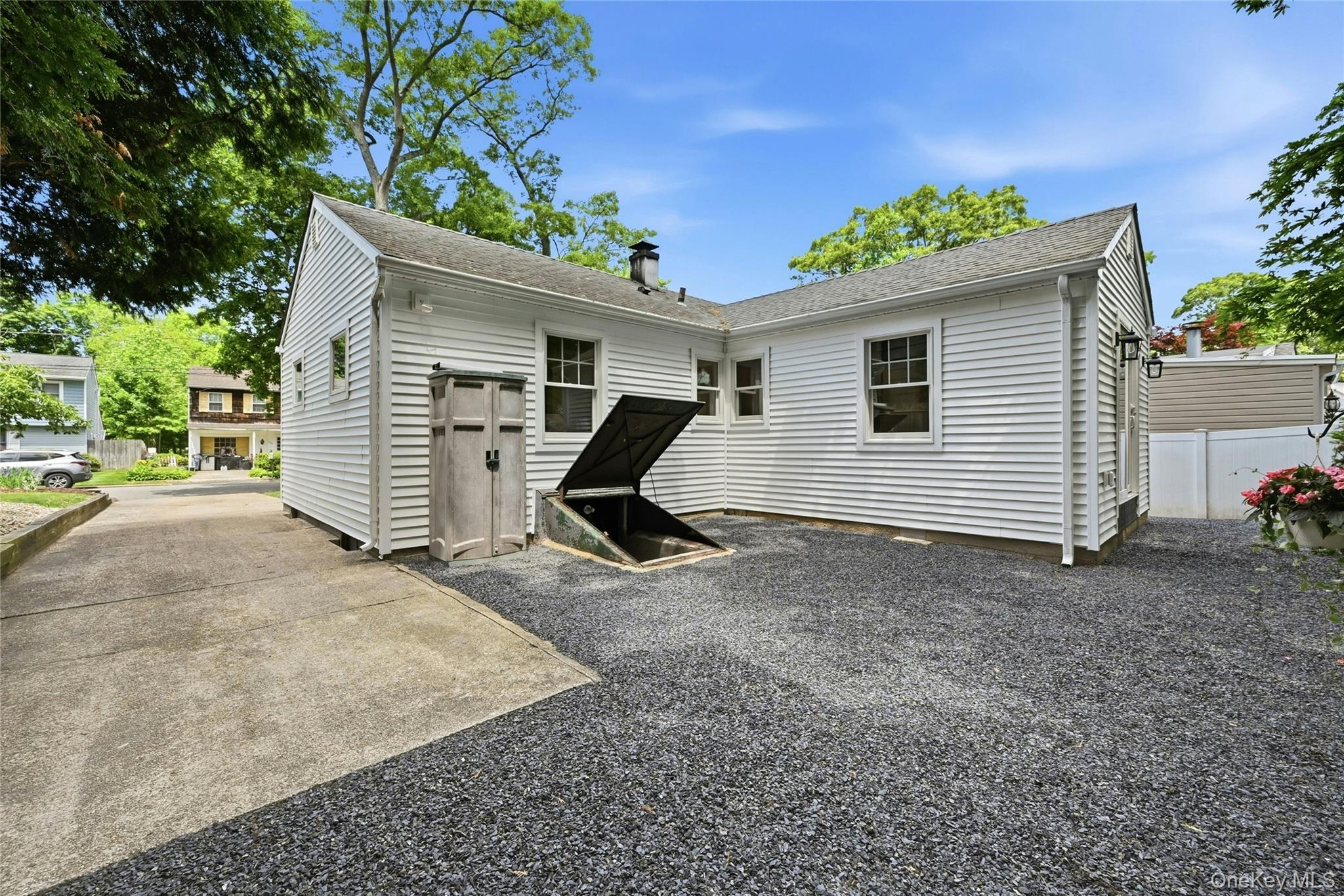 192 Iceland Drive Property Photo 33